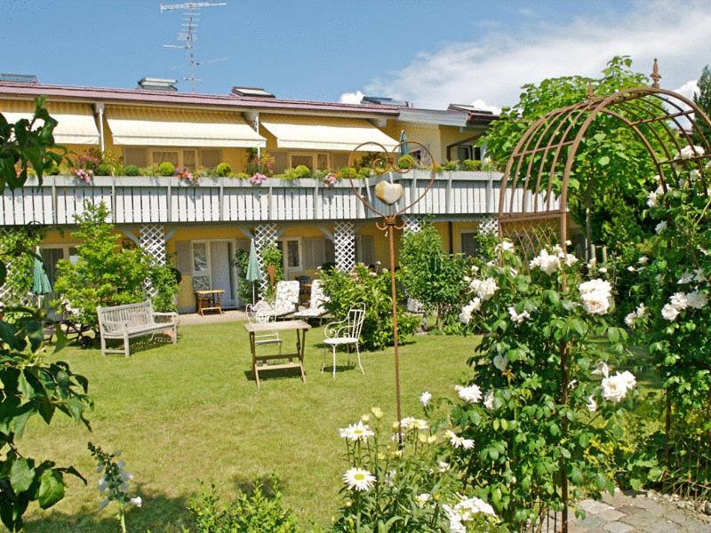 Landhotel Herzberger Garni Zimmer & Ferienwohnungen Scheidegg Dış mekan fotoğraf